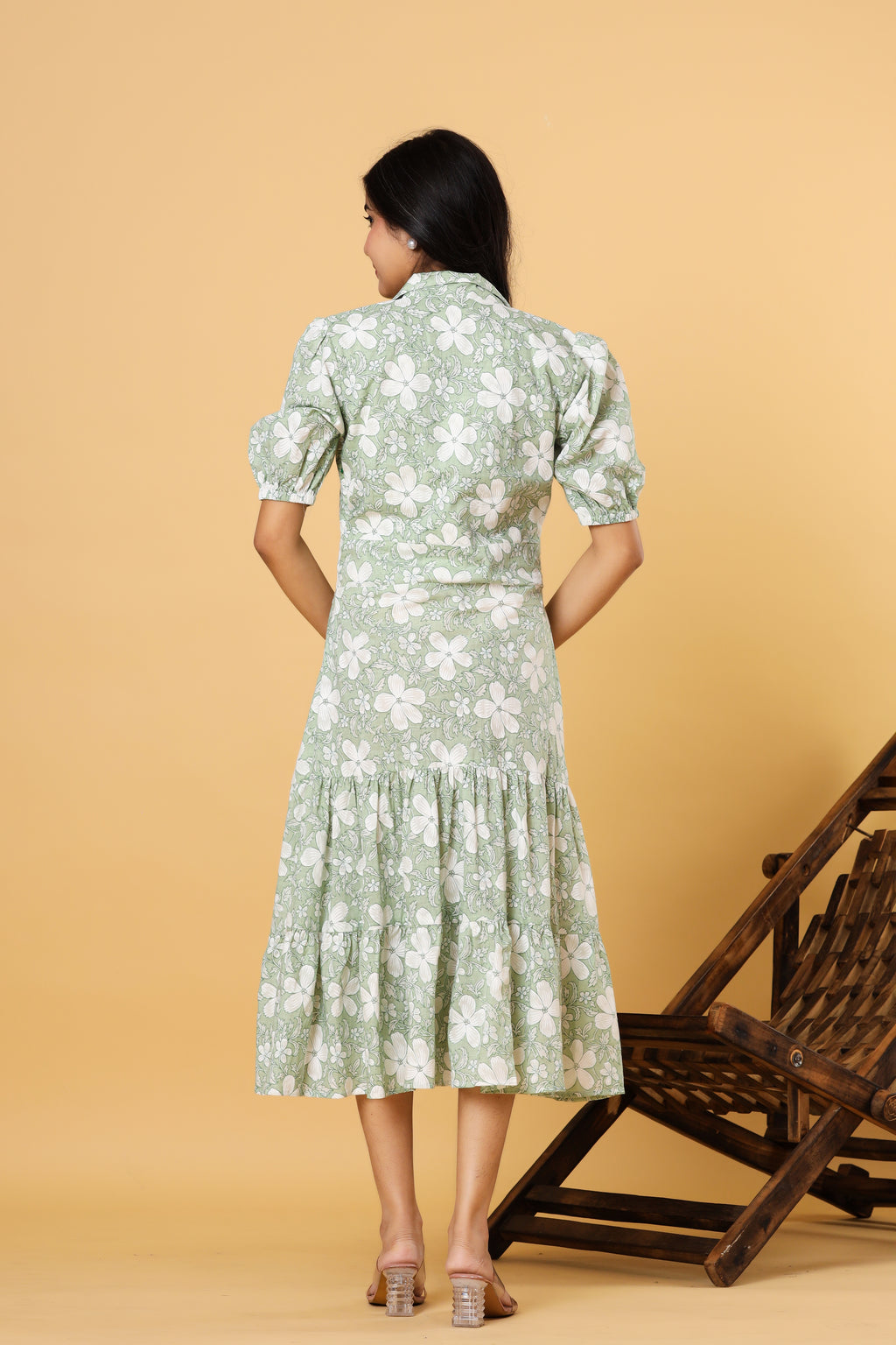 Women Green Floral Printed Collared Neck Tiered Midi Dress